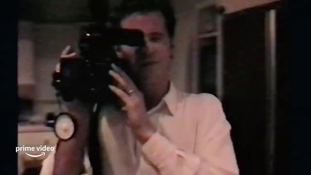 Video Reference: Finger, Cameras & optics, Entertainment, Music, Hat, Camera, Event, Formal wear, Thumb, Photographer