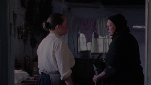 Video Reference: Sleeve, Temple, Gesture, Apron, T-shirt, Event, Conversation, Fun, Cooking, Room