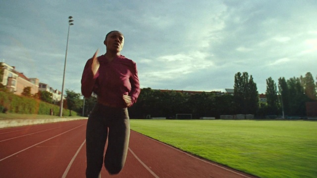 Video Reference: Cloud, Sky, Plant, Track and field athletics, Outdoor recreation, Tree, Exercise, Sports, Grass, Running