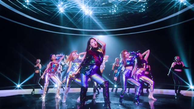 Video Reference: Dance, Light, Purple, Musician, Concert, Artist, Music, Performing arts, Music artist, Entertainment