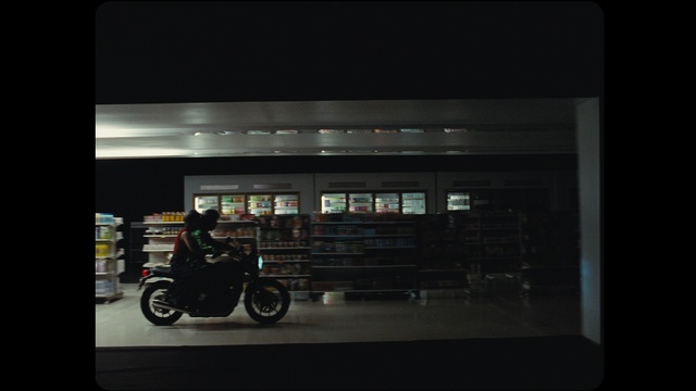 Video Reference: Tire, Wheel, Automotive lighting, Motorcycle, Automotive tire, Vehicle, Mode of transport, Automotive design, Cloud, Sky