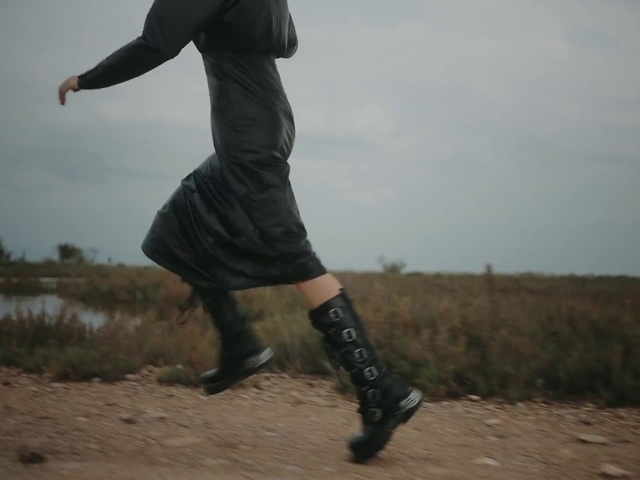 Video Reference: Sky, Cloud, Plant, Shorts, Dress, Flash photography, People in nature, Gesture, Knee, Grass