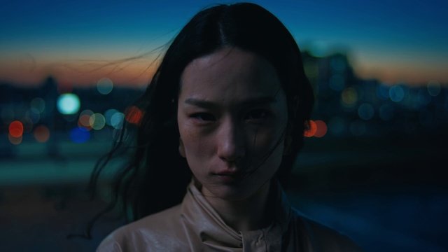 Video Reference: Hairstyle, Sky, Flash photography, Neck, Jaw, Standing, Happy, Cool, People in nature, Black hair