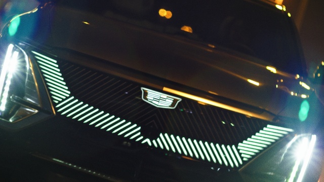 Video Reference: Automotive lighting, Hood, Automotive design, Grille, Vehicle, Automotive exterior, Bumper, Personal luxury car, Tints and shades, Motor vehicle