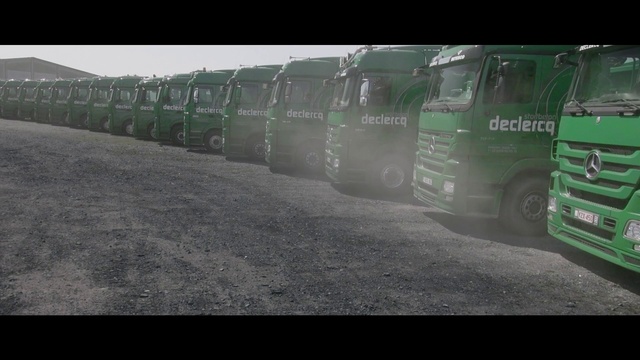 Video Reference: Tire, Wheel, Vehicle, Automotive tire, Automotive lighting, Motor vehicle, Automotive design, Tread, Bumper, Asphalt