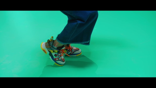 Video Reference: Shoe, Walking shoe, Sportswear, Sneakers, Outdoor shoe, Flooring, Human leg, Electric blue, Knee, Font