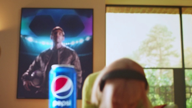 Video Reference: Fun, Plastic bottle, Drink, Electric blue, Event, Electronic device, Carbonated soft drinks, Entertainment, Soft drink, Advertising