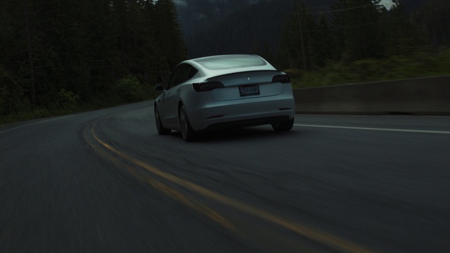 Video Reference: Tire, Wheel, Vehicle, Car, Automotive tire, Vehicle registration plate, Automotive lighting, Automotive tail & brake light, Motor vehicle, Asphalt