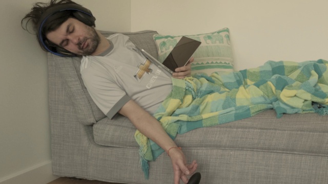 Video Reference: Arm, Shoulder, Leg, Comfort, Textile, Sleeve, Thigh, Couch, Beard, Knee