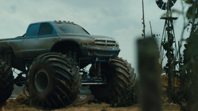 Video Reference: Tire, Wheel, Land vehicle, Vehicle, Car, Sky, Automotive tire, Cloud, Hood, Tread