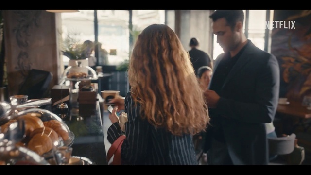 Video Reference: Hairstyle, Tableware, Fashion, Gesture, Interaction, Fun, Happy, Event, Beauty, Drink