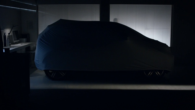 Video Reference: Automotive design, Rectangle, Hood, Grey, Automotive exterior, Vehicle door, Tints and shades, Bumper, Shade, Gadget