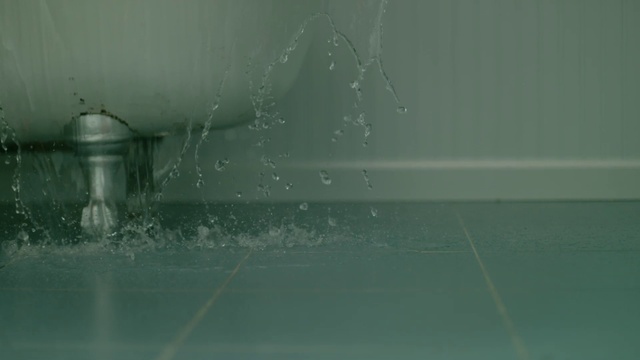 Video Reference: Liquid, Fluid, Water, Wood, Flooring, Glass, Transparent material, Windshield, Ceiling, Room