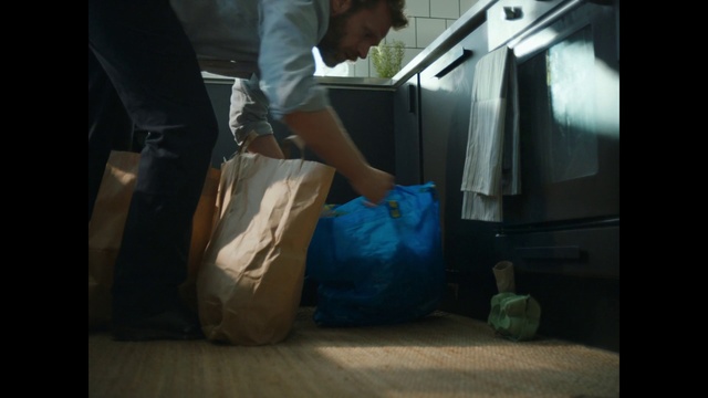 Video Reference: Plastic bag, Gas, Luggage and bags, Bag, Human leg, Elbow, Knee, Service, Cleanliness, Glove