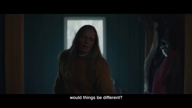 Video Reference: Flash photography, Electric blue, Darkness, Event, Screenshot, Midnight, Fictional character, Fun, Animation