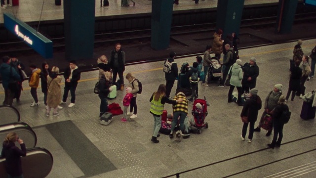 Video Reference: Public space, Crowd, Entertainment, Leisure, Event, Fun, Pedestrian, Recreation, City, Child