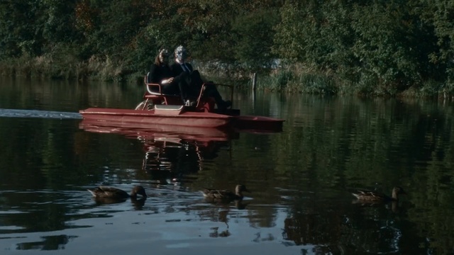 Video Reference: Water, Boat, Vehicle, Boats and boating--Equipment and supplies, Watercraft, Lake, Paddle, Watercourse, Bank, Oar