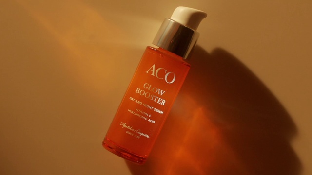 Video Reference: Bottle, Liquid, Solution, Cosmetics, Fluid, Glass bottle, Amber, Drink, Tints and shades, Alcoholic beverage