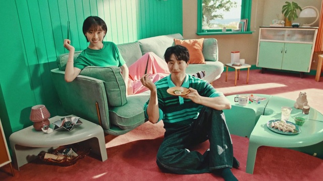 Video Reference: Green, Photograph, Smile, Furniture, Comfort, Window, Interior design, Leisure, Sharing, Living room