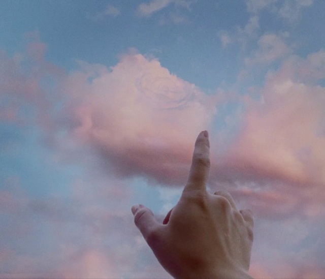 Video Reference: Cloud, Sky, Hand, Atmosphere, People in nature, Azure, Human body, Gesture, Finger, Barefoot