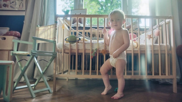 Video Reference: Shoulder, Vertebrate, Leg, Mammal, Leisure, Thigh, Barefoot, Toddler, Fun, Child