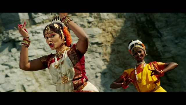 Video Reference: Smile, Dance, Entertainment, Performing arts, Temple, Happy, Performance art, Leisure, Jewellery, Dancer