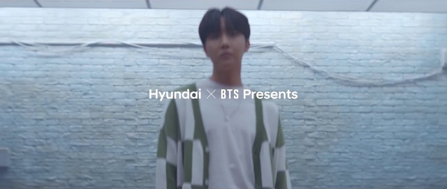 Video Reference: Sleeve, Flash photography, Gesture, Street fashion, Travel, Happy, Font, Electric blue, Formal wear, Fashion design