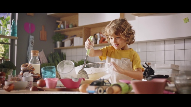 Video Reference: Table, Tableware, Drinkware, Finger, Chair, Sharing, Happy, Serveware, Leisure, Fun