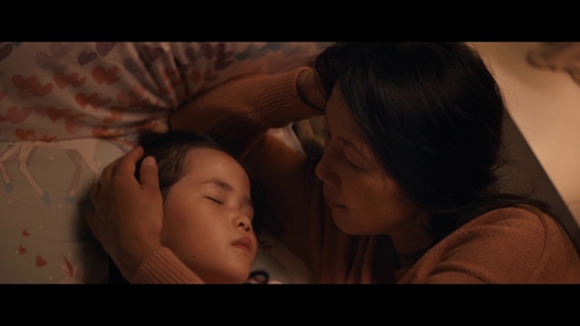 Video Reference: Nose, Cheek, Comfort, Flash photography, Ear, Eyelash, Gesture, Happy, Black hair, Baby