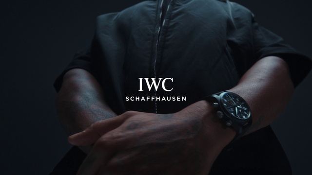 Video Reference: Watch, Sleeve, Gesture, Clock, Finger, Collar, Font, Flash photography, Analog watch, T-shirt