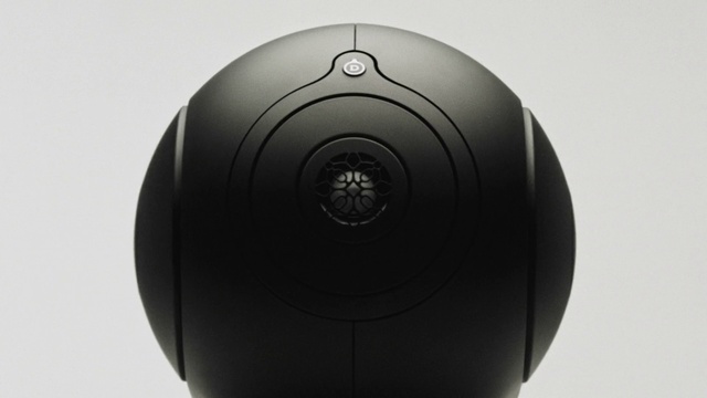 Video Reference: Peripheral, Circle, Output device, Technology, Automotive design, Rim, Metal, Titanium, Automotive wheel system, Font