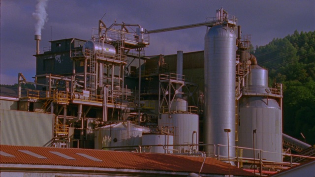 Video Reference: Sky, Electricity, Building, Silo, Gas, Power station, Chimney, Engineering, Industry, Machine