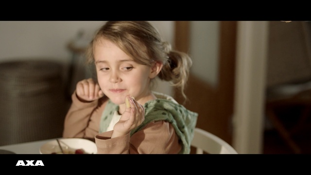 Video Reference: Hair, Cheek, Smile, Flash photography, Ear, Gesture, Happy, Toddler, Blond, Event