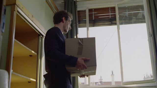 Video Reference: Lectern, Event, White-collar worker, Suit, Wood, Job, Podium, Glass, Ceiling, Public speaking