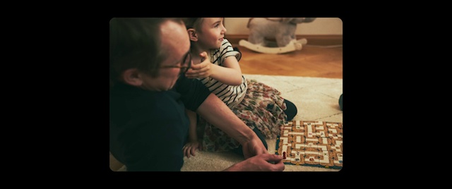 Video Reference: Flash photography, Gesture, Comfort, Eyewear, Happy, Fun, Electronic device, Flooring, Toddler, Darkness