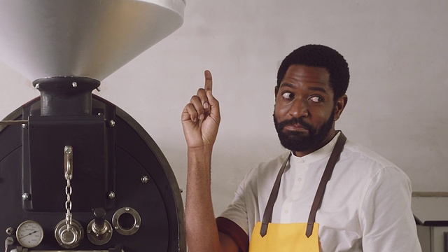 Video Reference: Flash photography, Audio equipment, Eyewear, Home appliance, Cameras & optics, Beard, Science, Engineering, Event, Jewellery