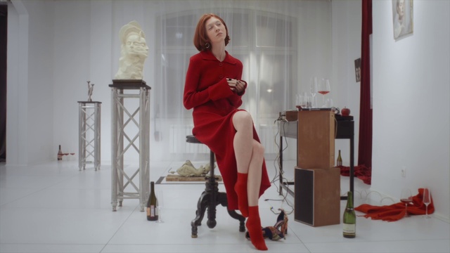 Video Reference: Joint, Shoe, Standing, Comfort, Knee, Flooring, Fashion design, Picture frame, Art, Event