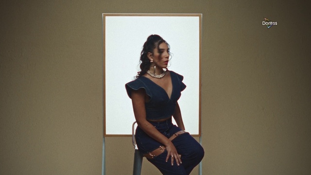 Video Reference: Dress, One-piece garment, Flash photography, Sleeve, Thigh, Knee, Fashion design, Day dress, Event, Formal wear