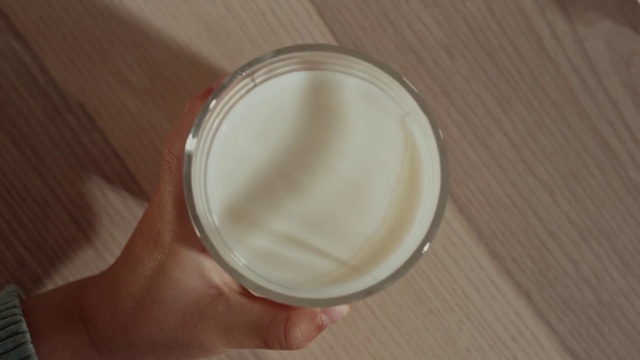 Video Reference: Wood, Circle, Glass, Tints and shades, Hardwood, Ingredient