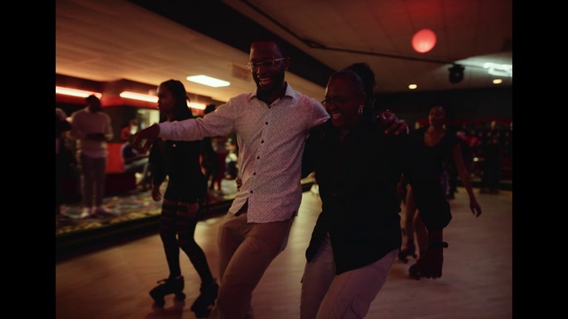 Video Reference: Purple, Flash photography, Entertainment, Happy, Smile, Performing arts, Sports equipment, Dance, Fun, Event