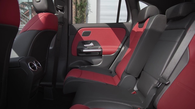 Video Reference: Vehicle, Plant, Head restraint, Car seat cover, Window, Car, Motor vehicle, Seat belt, Steering part, Steering wheel
