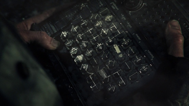 Video Reference: Musical instrument accessory, Entertainment, Audio equipment, Music, Electronic instrument, Guitar accessory, Font, Office equipment, Darkness, Metal