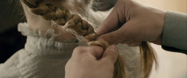 Video Reference: Hand, Eyelash, Gesture, Finger, Nail, Thumb, Close-up, Wrist, Fur, Wrinkle