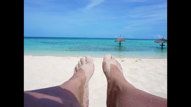 Video Reference: Water, Cloud, Sky, Leg, Azure, Blue, Beach, Coastal and oceanic landforms, People on beach, Thigh