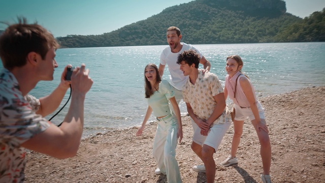 Video Reference: Water, Sky, People on beach, People in nature, Beach, Happy, Smile, Lake, Gesture, Mountain