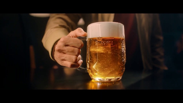Video Reference: Liquid, Drinkware, Tableware, Beer, Fluid, Barware, Solution, Beer glass, Apple beer, Alcoholic beverage