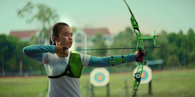 Video Reference: Bow, Arrow, Bow and arrow, Sports equipment, Field archery, Sky, Archery, Target archery, Precision sports, Playing sports
