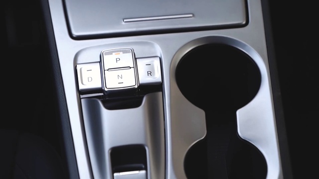 Video Reference: Vehicle, Automotive design, Fixture, Motor vehicle, Personal luxury car, Auto part, Family car, Vehicle door, Machine, Steering part