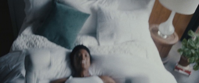 Video Reference: Mouth, Comfort, Jaw, Neck, Gesture, Happy, T-shirt, Linens, Chest, Bedding