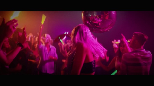 Video Reference: Purple, Plant, Concert, Entertainment, Violet, Music, Pink, Performing arts, Visual effect lighting, Magenta